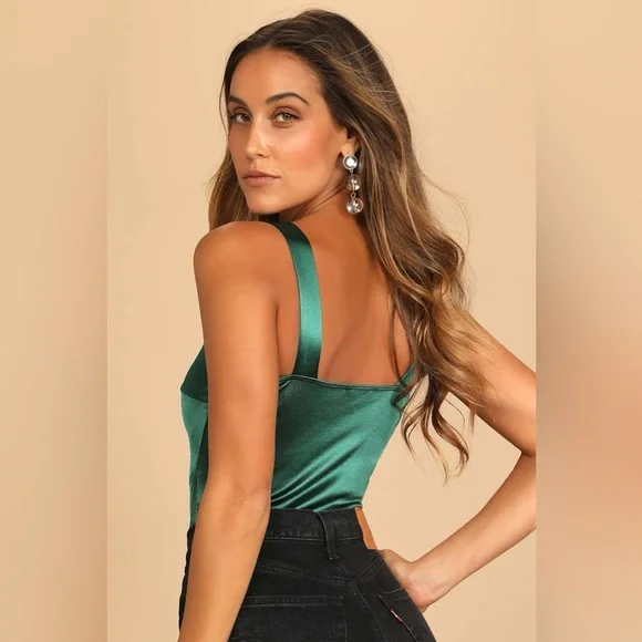 NWT | Lulus | Emerald Green Satin Sleeveless Bodysuit | Sz XS - Picture 3 of 5
